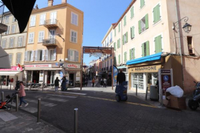 Zone piétonne, logement 4 personnes climatisé avec terrasse (VAR1)